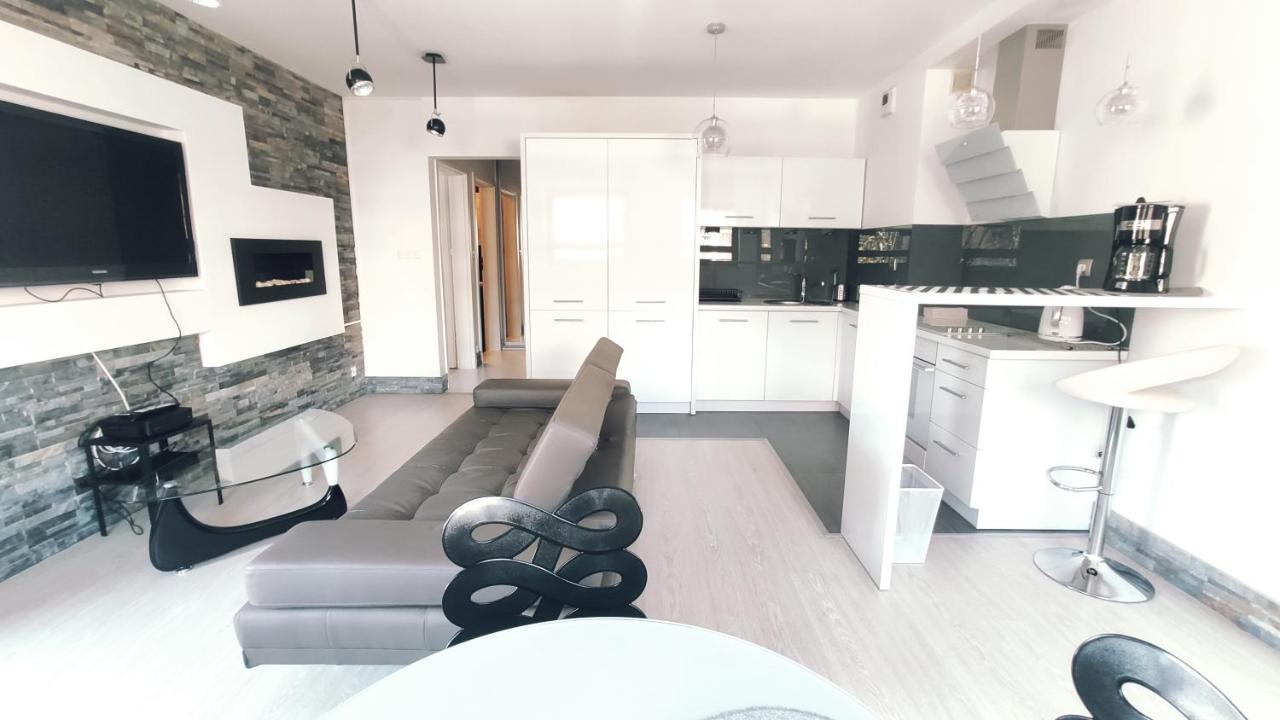Lokietka 8B By Homeprime Kraków Eksteriør billede